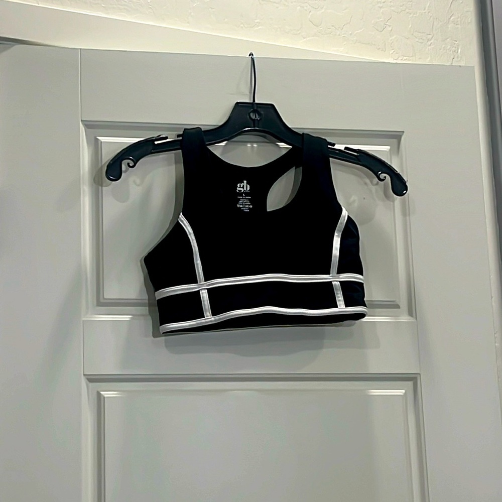 GIRLS BLACK AND WHITE SPORTSBRA